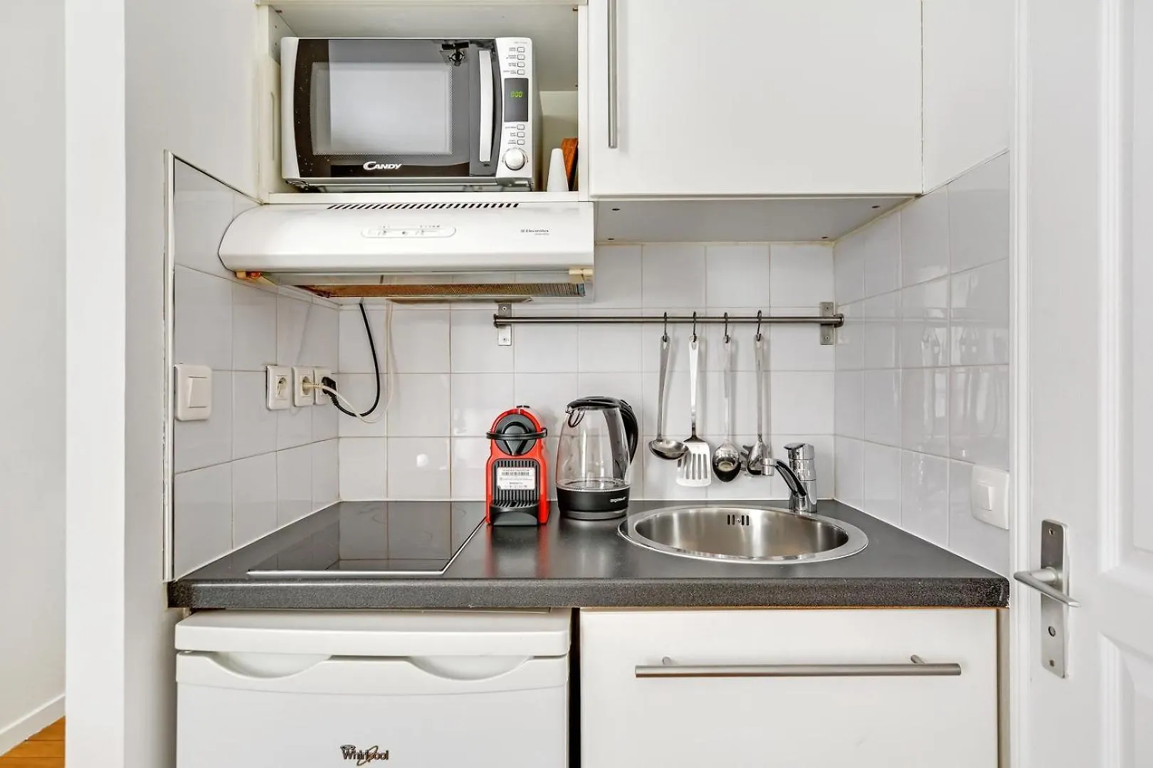Bluestay 273 - Charmant Studio A Paris Apartment